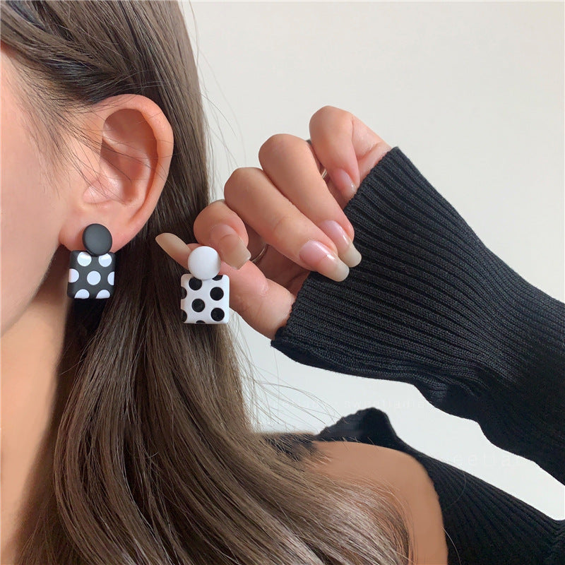 Orecchini a buco Queen Lucky (3 colori)