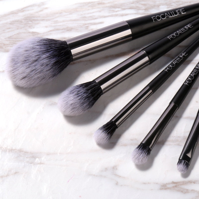 Set di 6 pennelli per trucco professionali