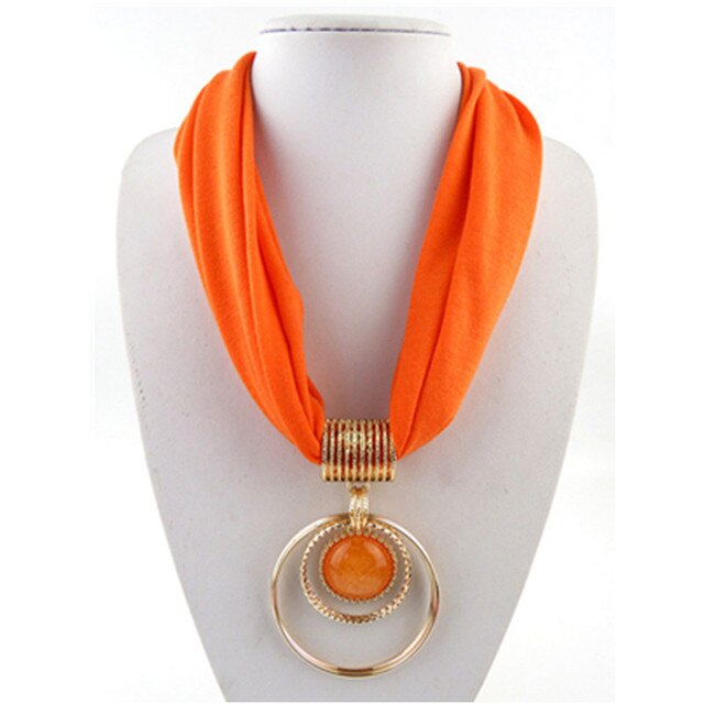 Collana Queen Lujik (9 colori)