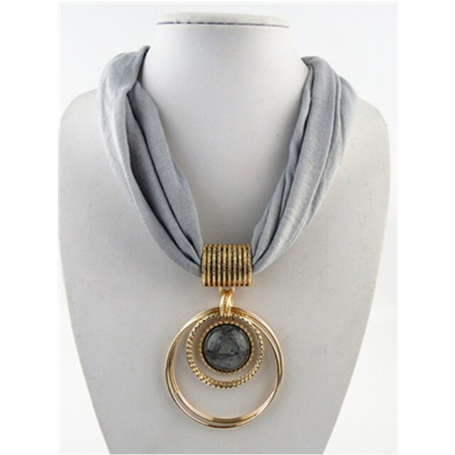 Collana Queen Lujik (9 colori)