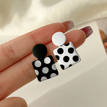 Orecchini a buco Queen Lucky (3 colori)